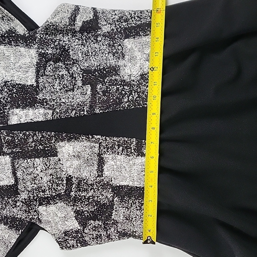 Betsey Johnson Black White Abstract Textured Short Sleeve Fit & Flare Dress - Picture 14 of 16